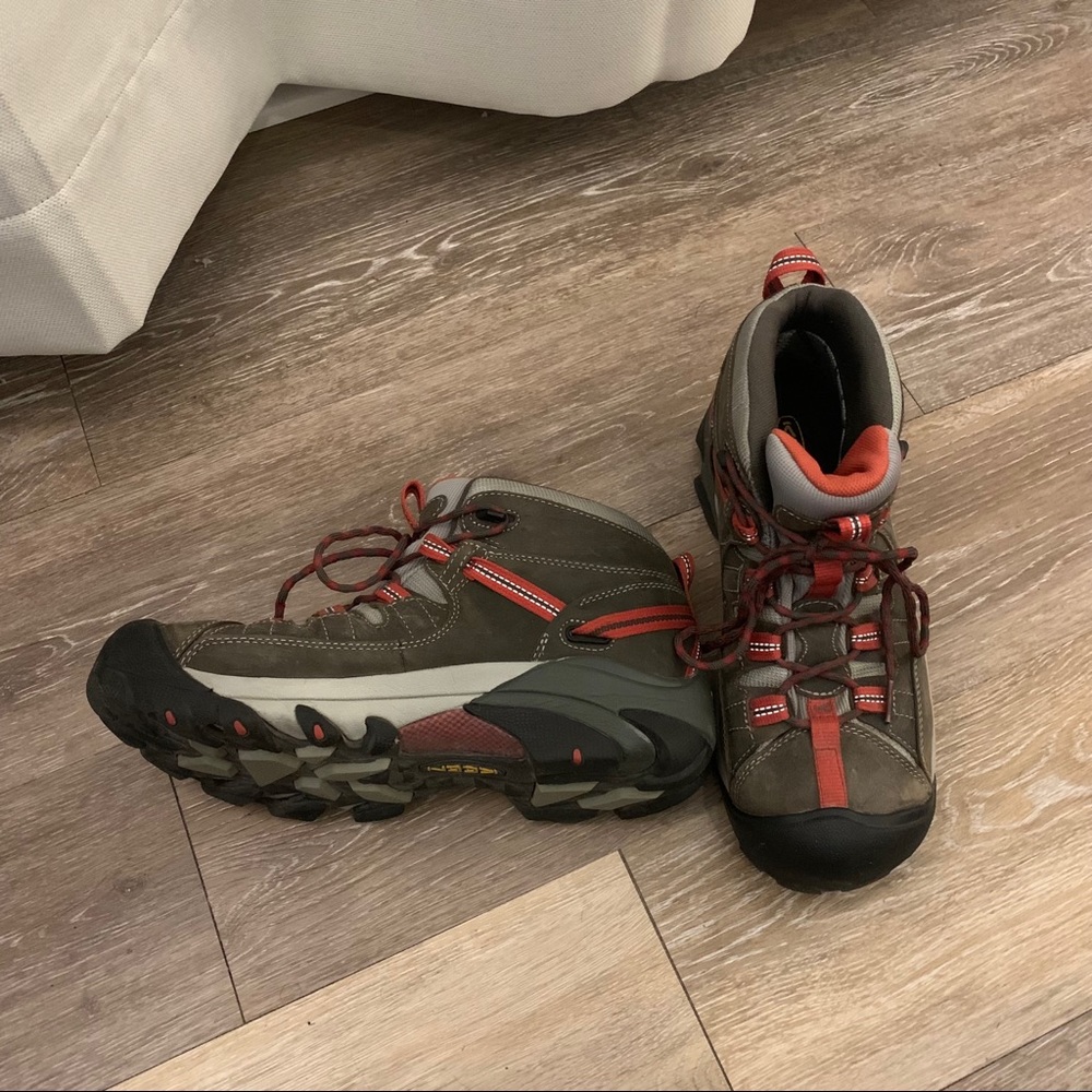 WORN ONCE W Keen Targhee II 2 Hiking Boots